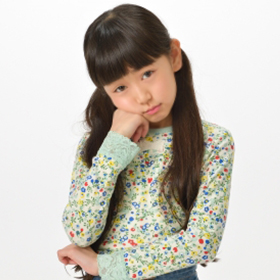 悩む子供の写真